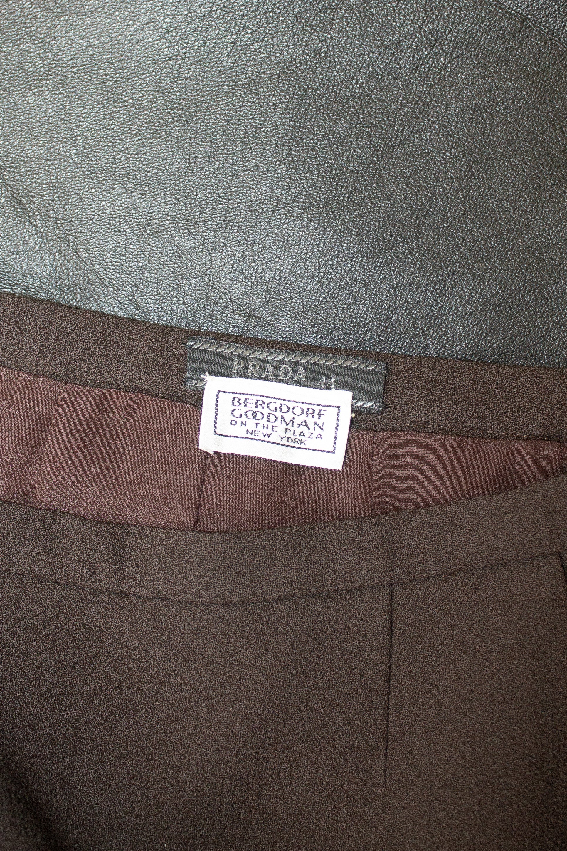 Prada / Wool Midi Skirt